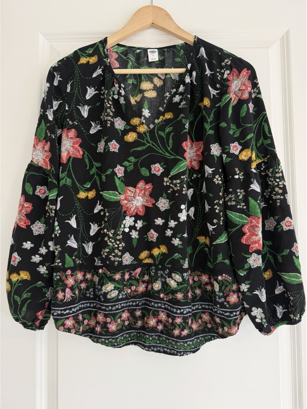 Old Navy Floral Peasant Blouse Black Botanical Print Boho Top Prairie Chic Folk